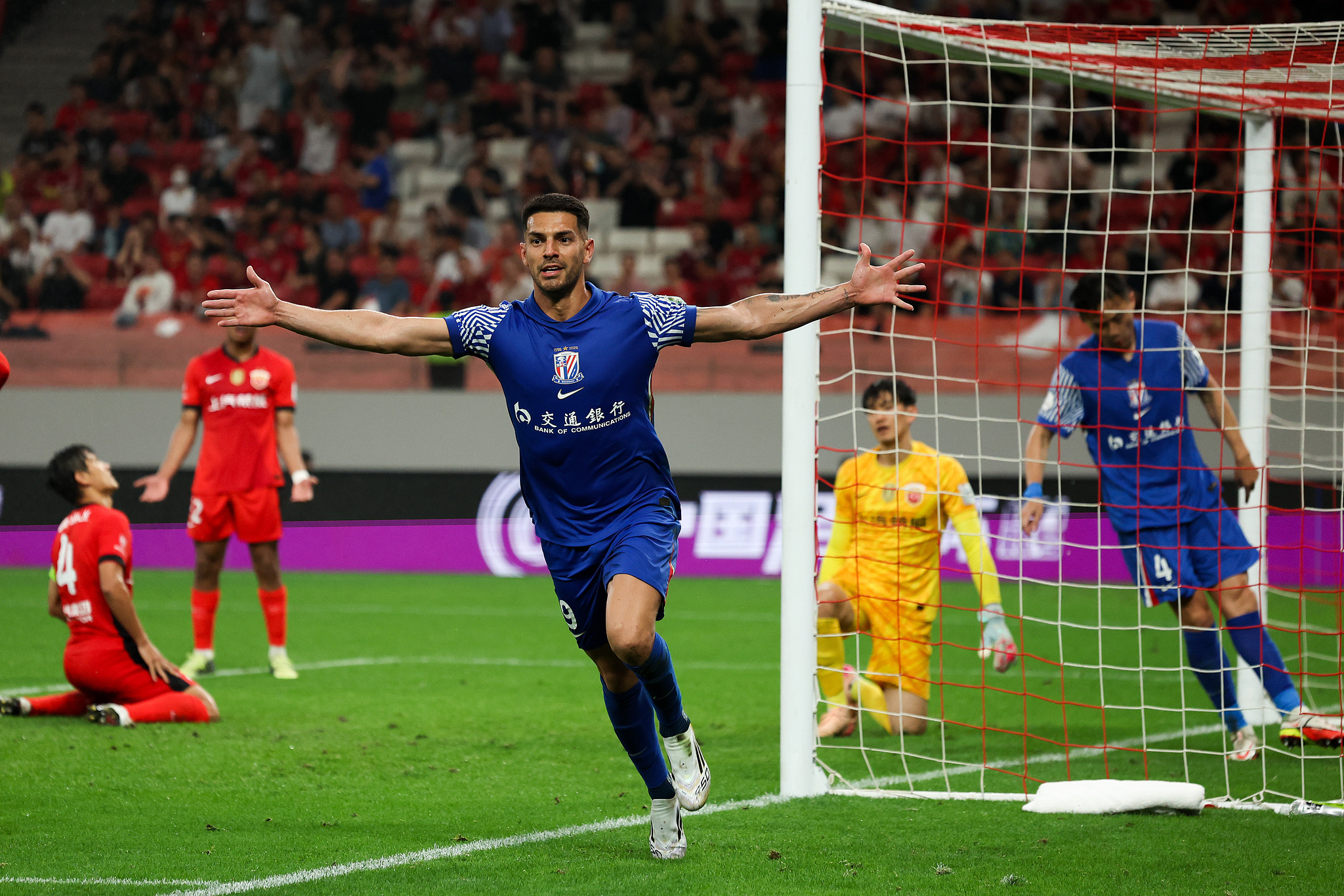 包含上海申花加时末段队长鼓劲，志在荷甲名次提升，管理层满意，球队文化再被提及的词条